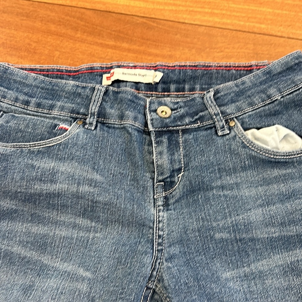 Levi’s Bermuda Shorts with Red, White and Blue accents - Picture 5 of 9